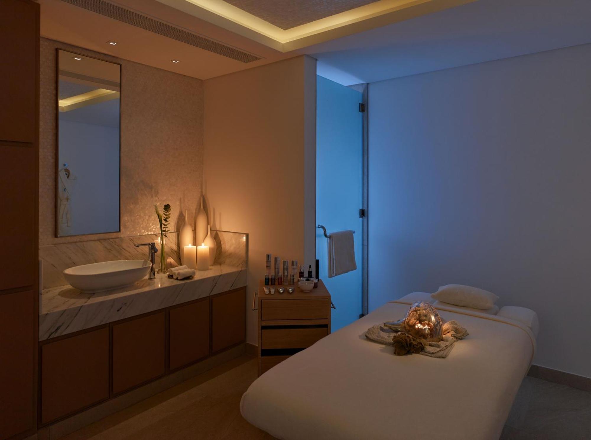 Zulal Wellness Resort By Chiva-Som Al Ruwais Buitenkant foto